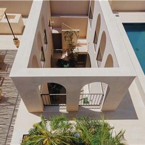 3 bedroom villa with heated pool in Noto, sleeps 6